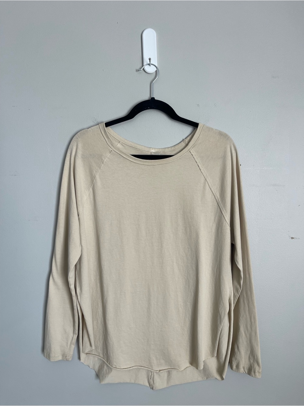 MONO B Beige Scoop Neck Long Sleeve Raglan Top Sz S